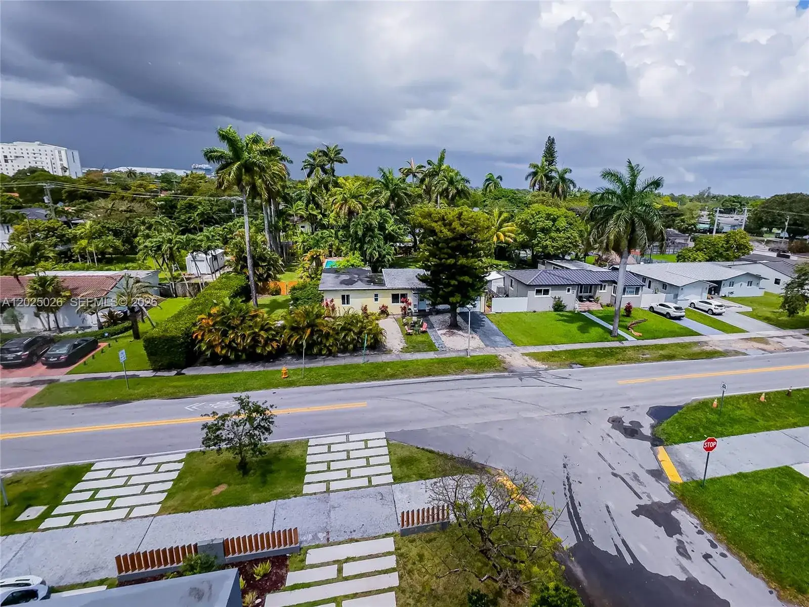 2 bedroom 2 bath Residential for sale at 548 East Dr, Miami Springs FL 33166