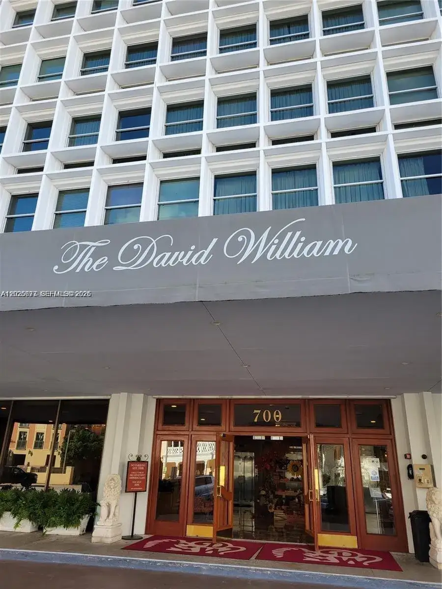 1 bedroom 1 bath Residential for sale at 700 Biltmore Way # 719, Coral Gables FL 33134