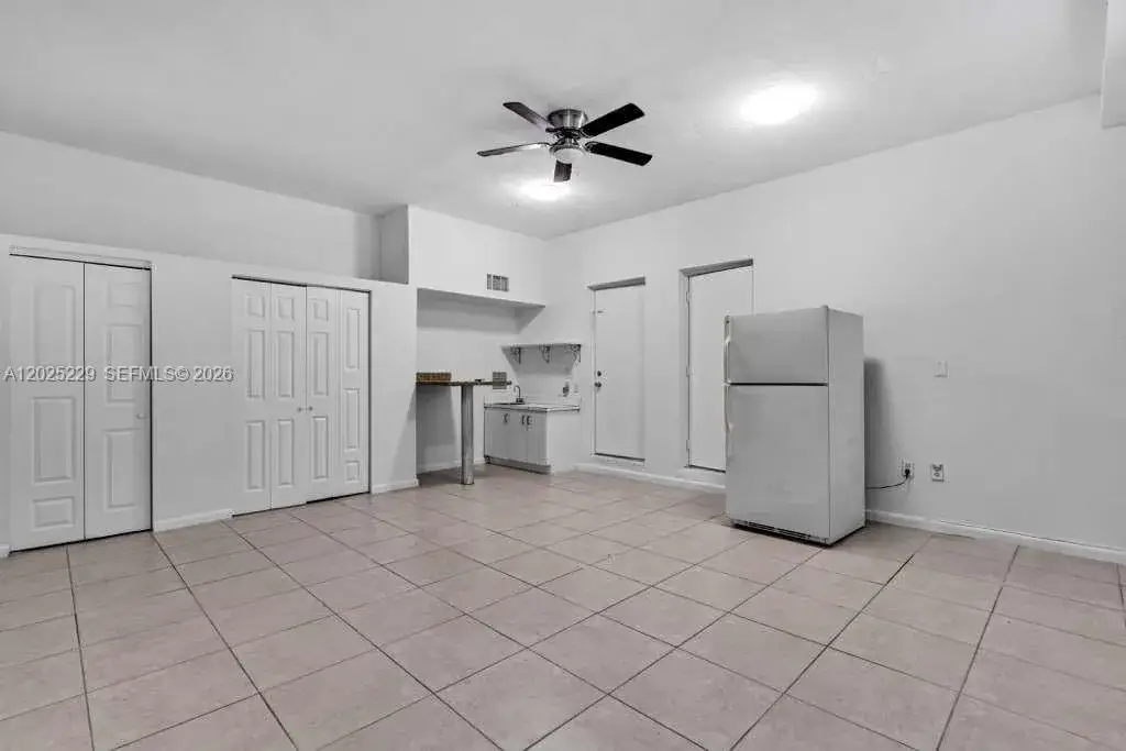 1 bedroom 1 bath Residential Lease for rent at 15251 NW 89th Ave #A # A, Miami Lakes FL 33018