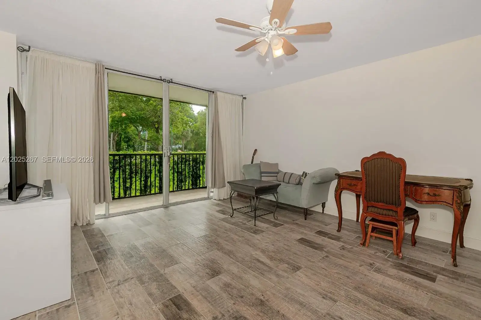 1 bedroom 1 bath Residential Lease for rent at 3401 N Country Club Dr # 117, Aventura FL 33180