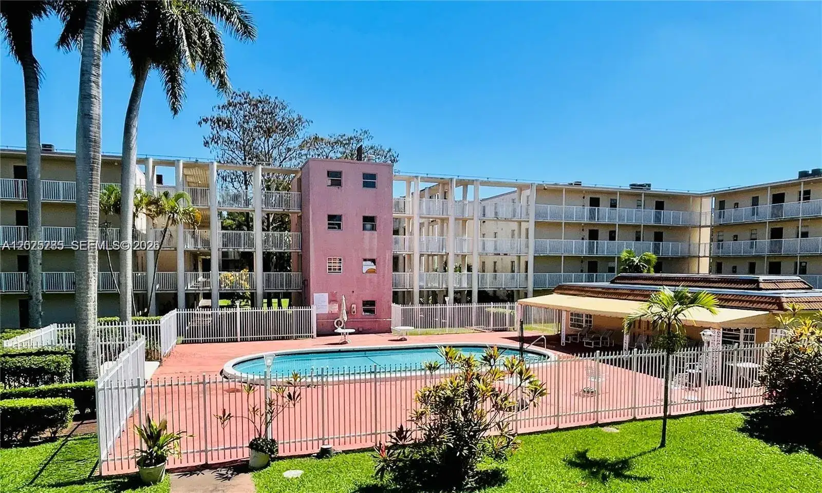 2 bedroom 2 bath Residential for sale at 2800 NW 56th Ave # G207, Lauderhill FL 33313