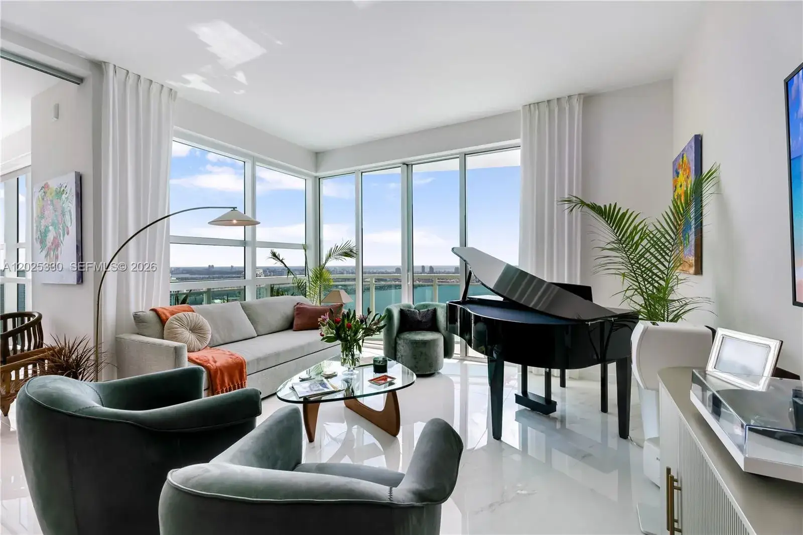 2 bedroom 2 bath Residential for sale at 950 Brickell Bay Dr # 5210, Miami FL 33131