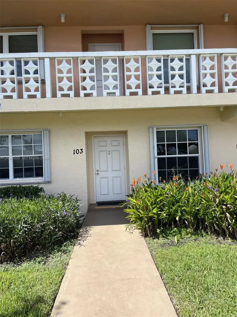 2 bedroom 2 bath Residential Lease for rent at 1640 NW 19th Ter # 103, Delray Beach FL 33445