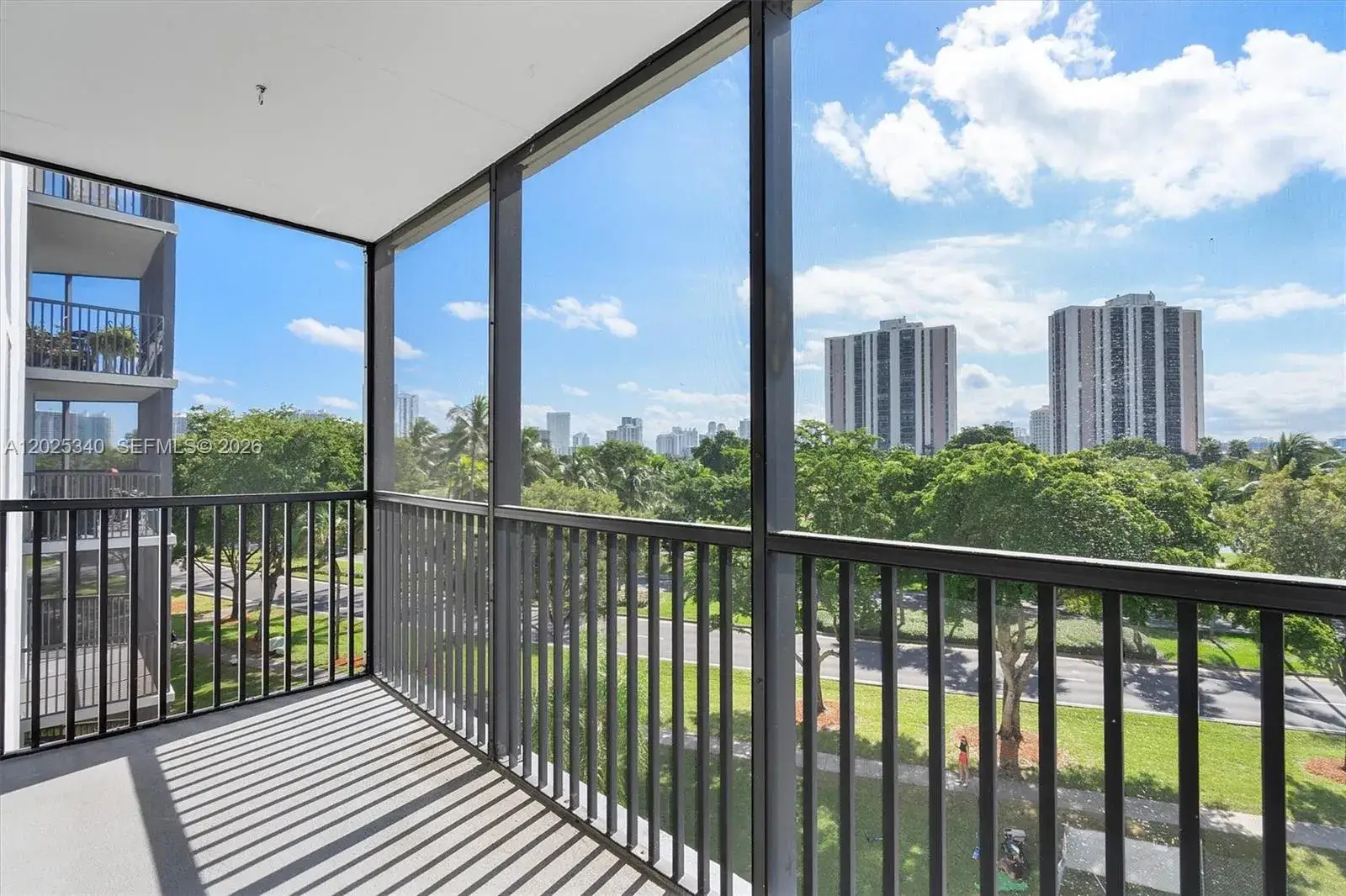 1 bedroom 1 bath Residential Lease for rent at 3101 N Country Club Dr # 504, Aventura FL 33180