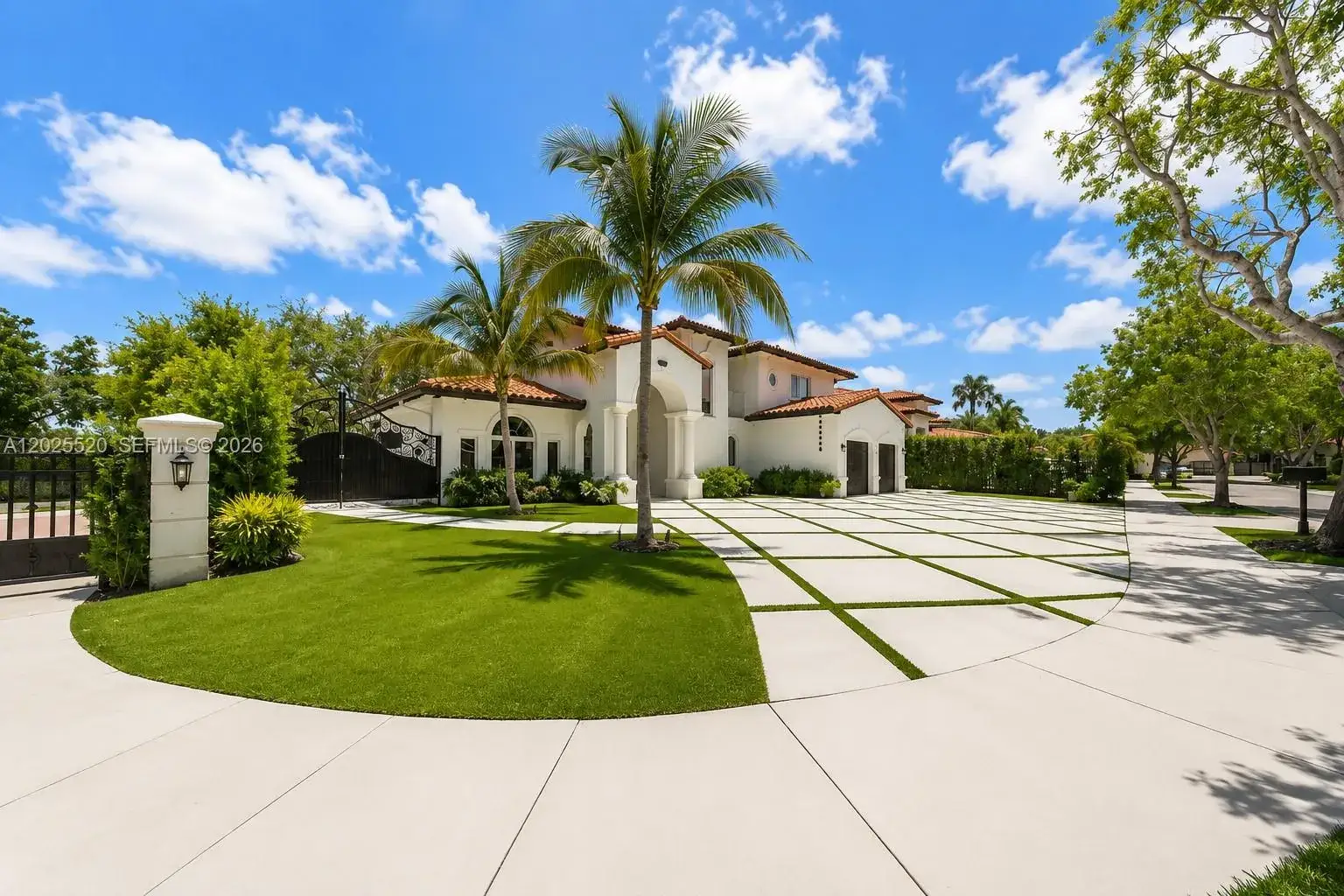 4 bedroom 4 bath Residential for sale at 15721 NW 79th Ct, Miami Lakes FL 33016
