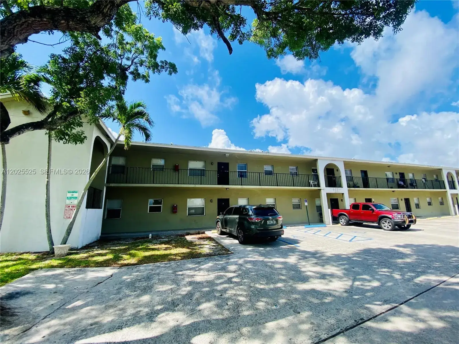 2 bedroom 2 bath Residential for sale at 1702 S Dixie Hwy # 15, Lake Worth FL 33460