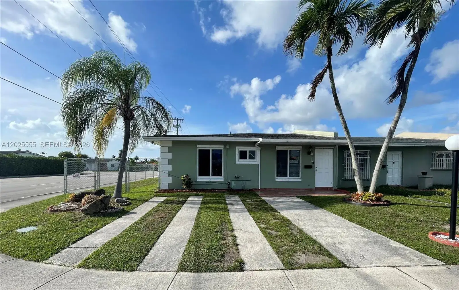 3 bedroom 1 bath Residential Lease for rent at 10115 SW 21st Ter, Miami FL 33165