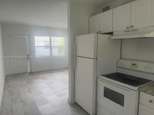 2 bedroom 1 bath Residential Lease for rent at 608 5th St # 7, West Palm Beach FL 33401