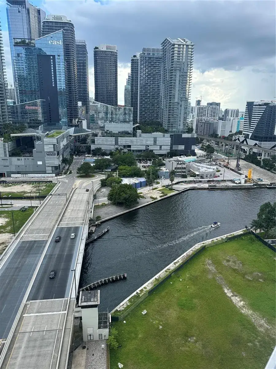 3 bedroom 2 bath Residential Lease for rent at 350 S Miami Ave # 2302, Miami FL 33130
