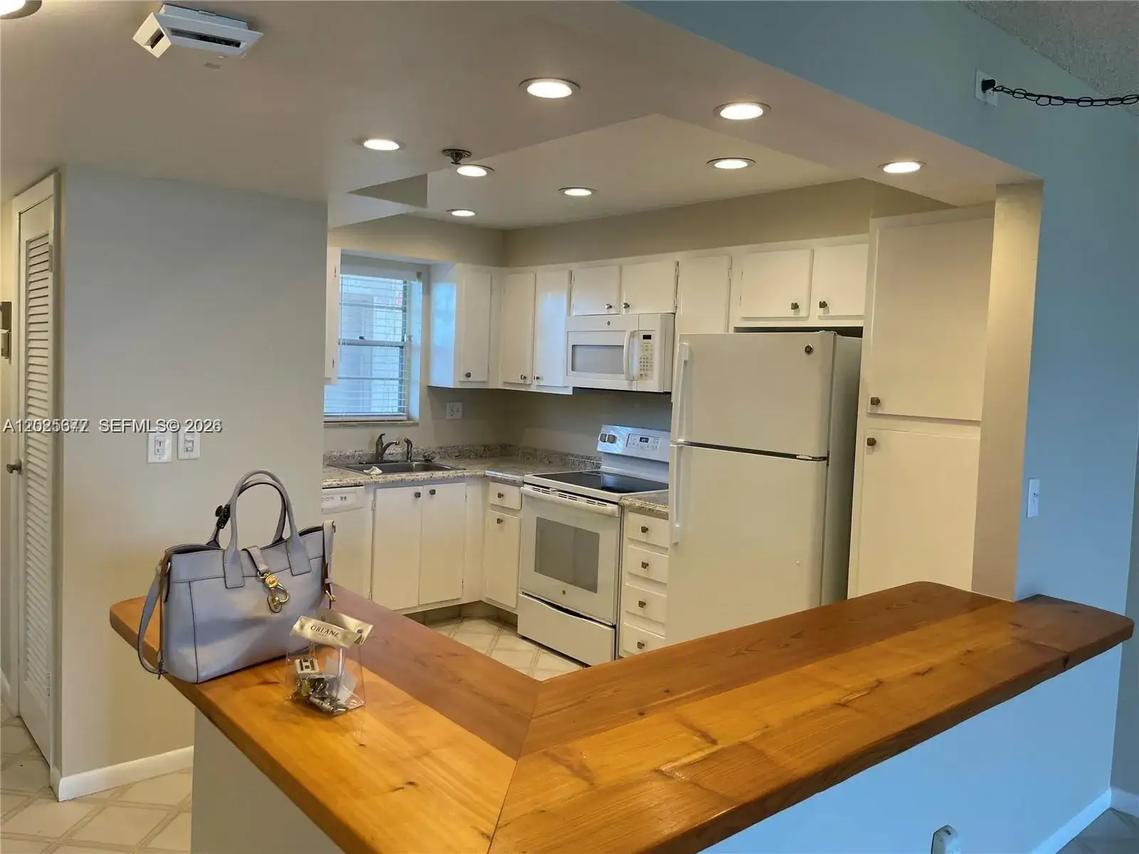 2 bedroom 2 bath Residential Lease for rent at 3100 W Rolling Hills Cir # 502, Davie FL 33328
