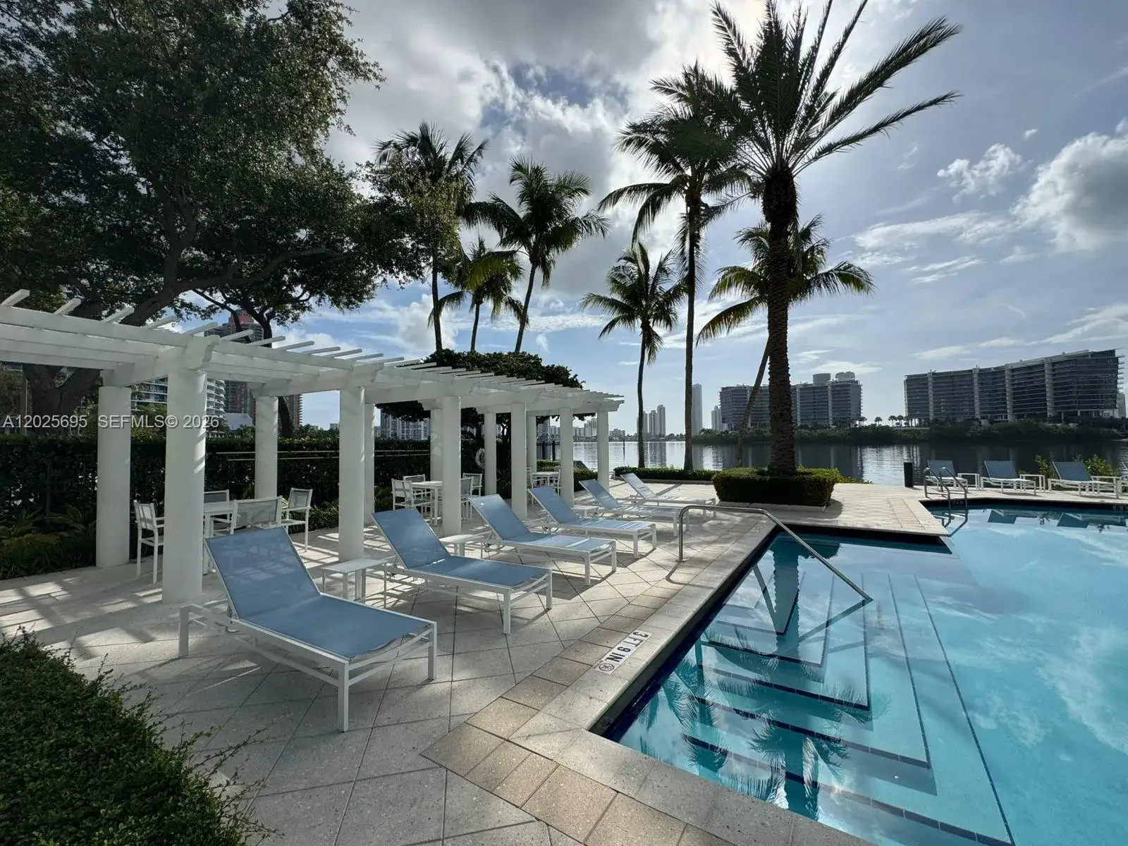 2 bedroom 2 bath Residential for sale at 3235 NE 184th St # 11103, Aventura FL 33160