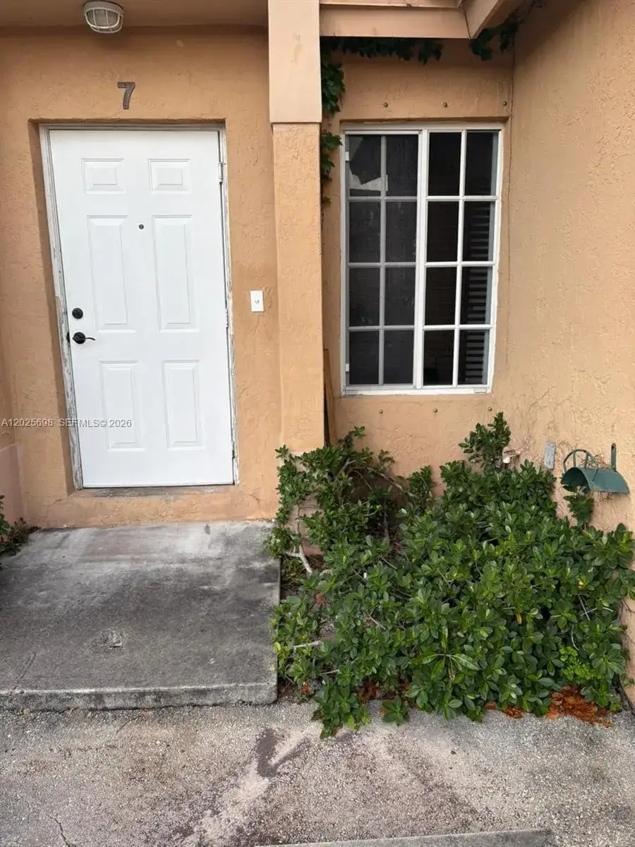 2 bedroom 2 bath Residential Lease for rent at 117 SE 3rd Ave # 7, Hallandale Beach FL 33009
