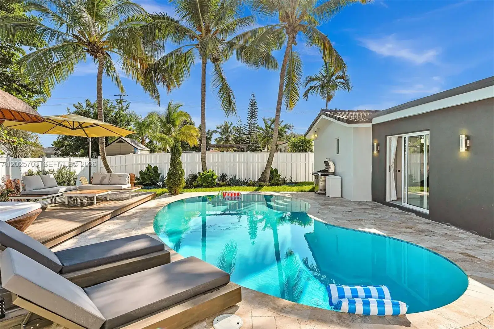 3 bedroom 2 bath Residential for sale at 5005 Johnson St, Hollywood FL 33021