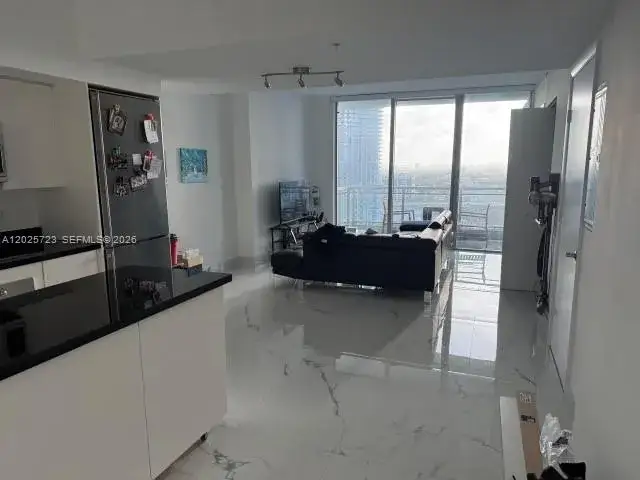 1 bedroom 1 bath Residential Lease for rent at 92 SW 3rd St # 2109, Miami FL 33130