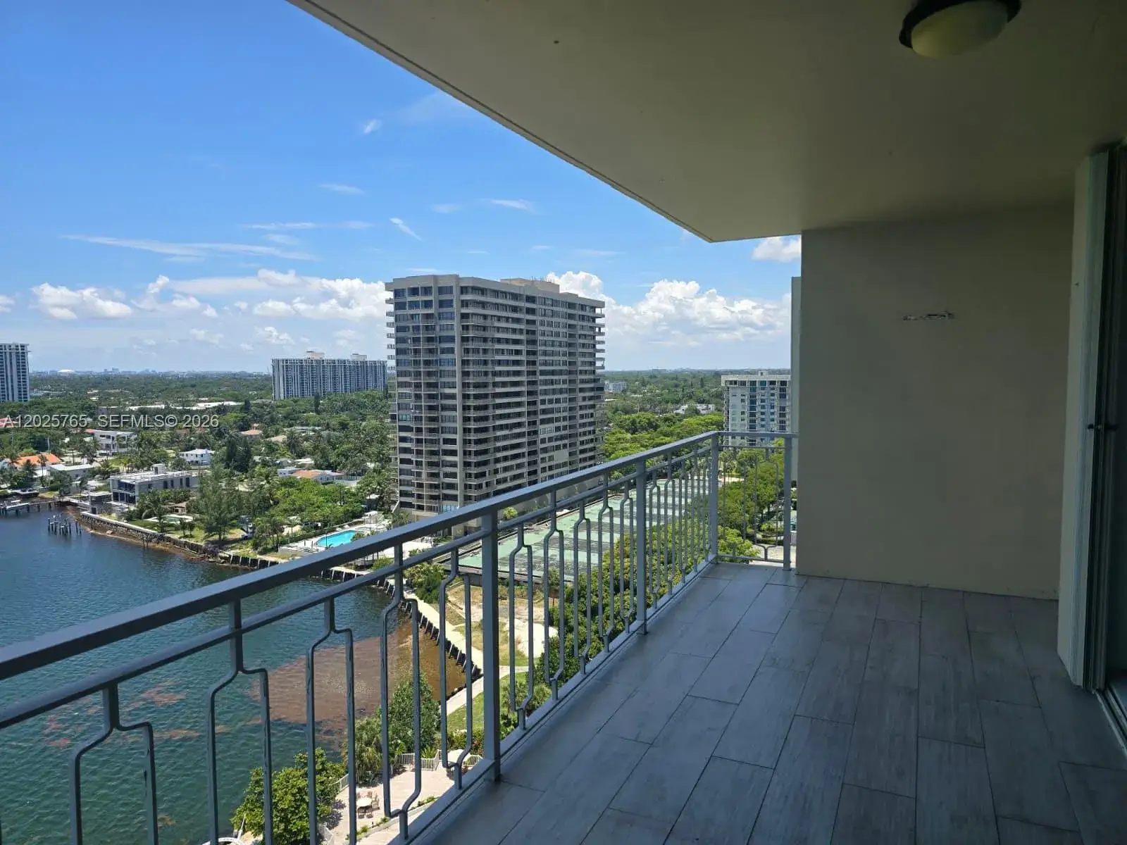 2 bedroom 2 bath Residential Lease for rent at 11111 Biscayne Blvd # 17D, Miami FL 33181