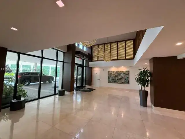 1 bedroom 1 bath Residential Lease for rent at 540 Brickell Key Dr # 1024, Miami FL 33131