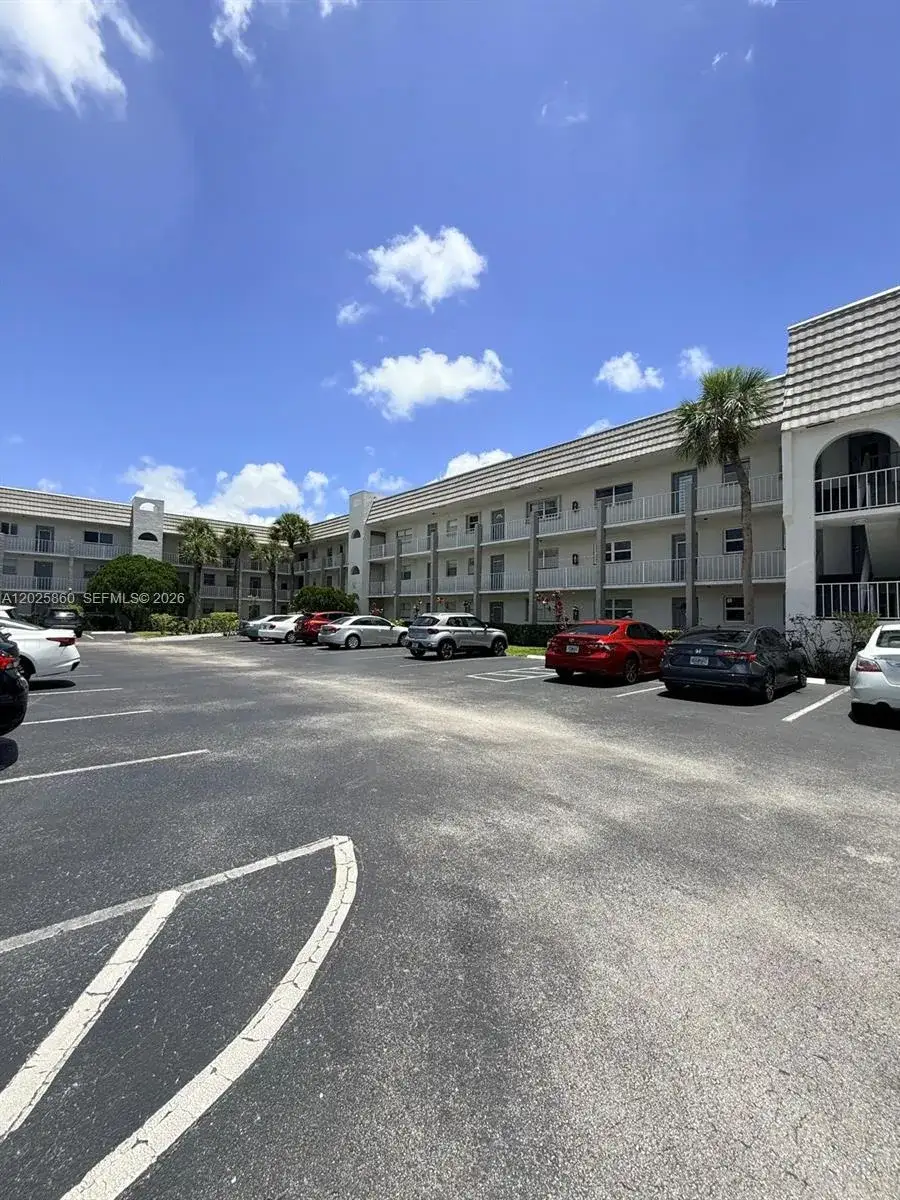 8595 Sunrise Lakes Blvd # 307, Sunrise FL 33322