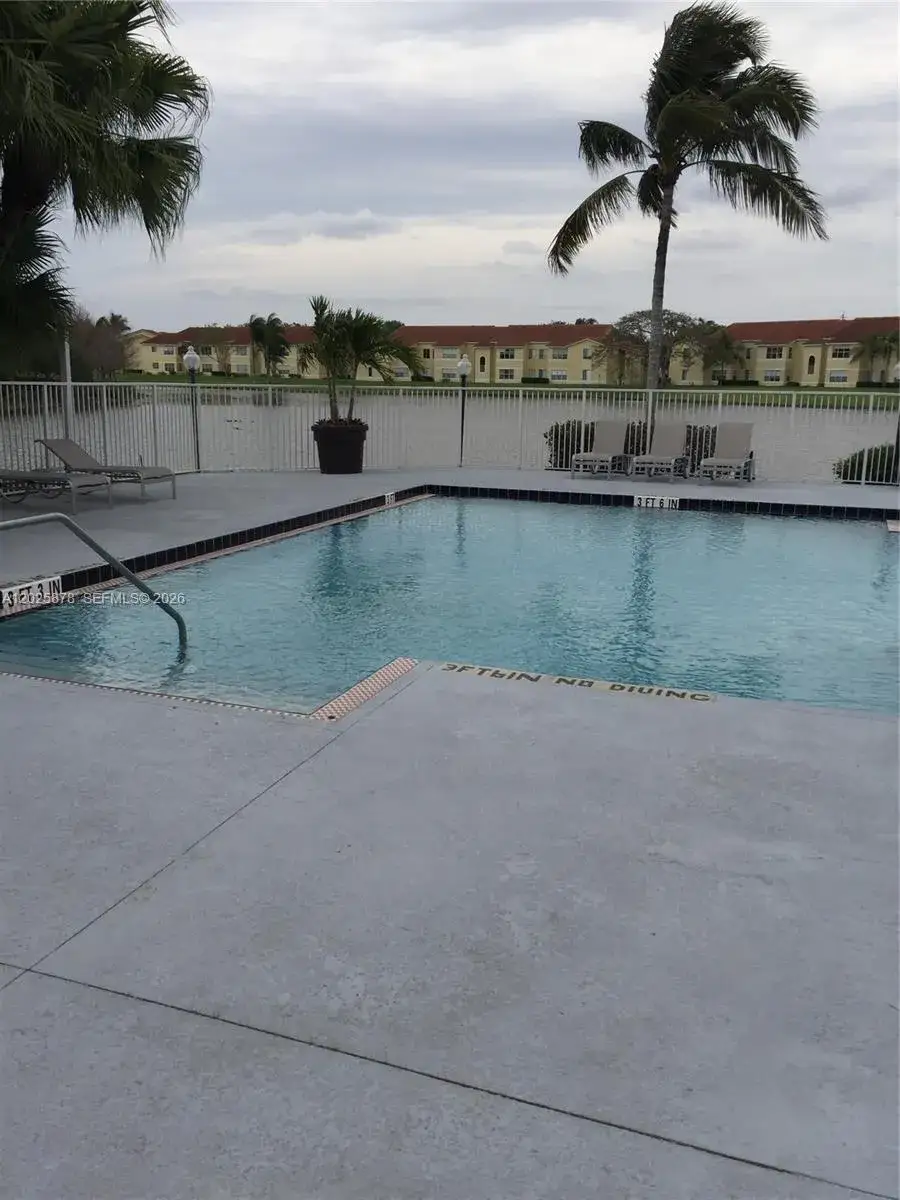 12870 Vista Isles Dr # 517, Plantation FL 33325