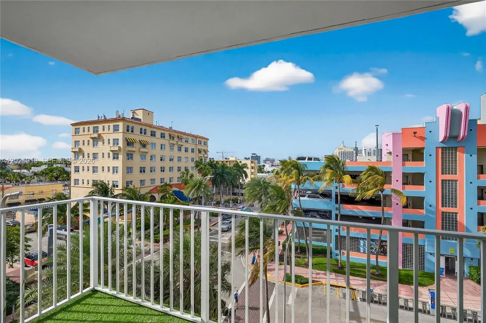 1 bedroom 1 bath Residential for sale at 1255 Collins Ave # 504, Miami Beach FL 33139