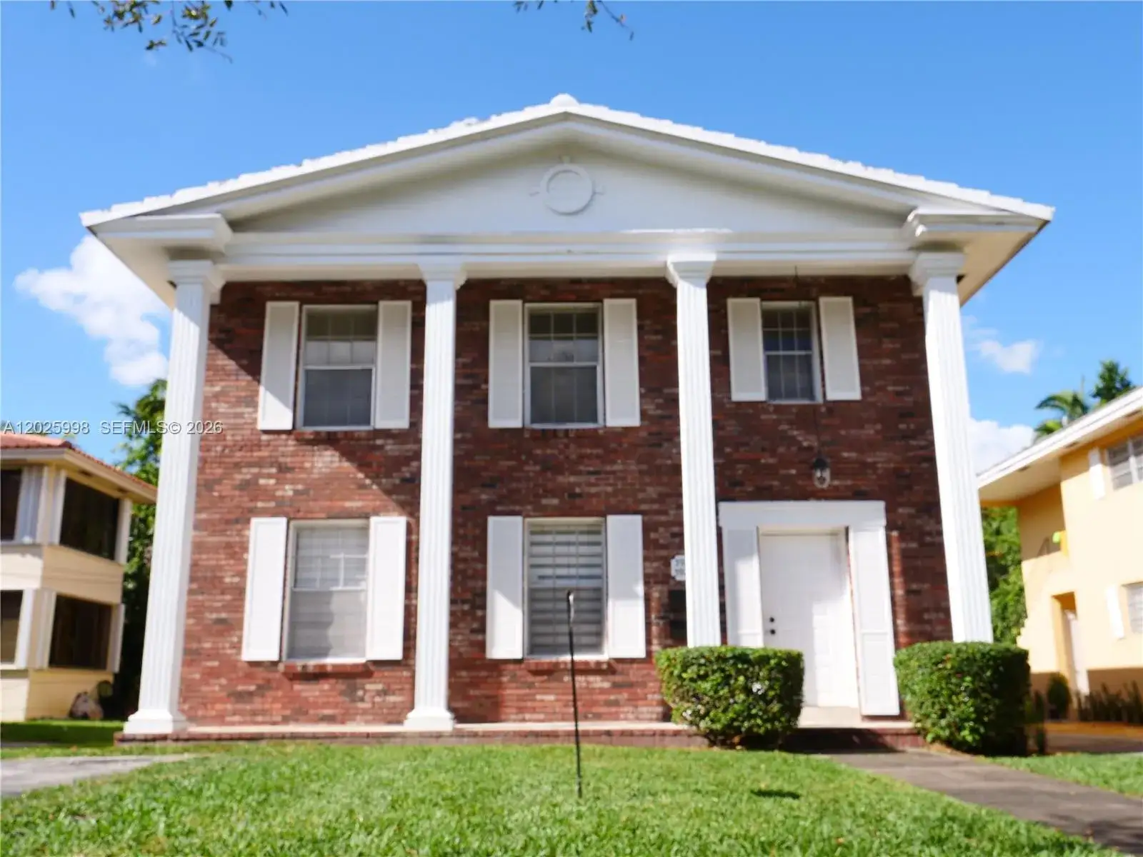 2 bedroom 2 bath Residential Lease for rent at 3926 Segovia St # 3926, Coral Gables FL 33134