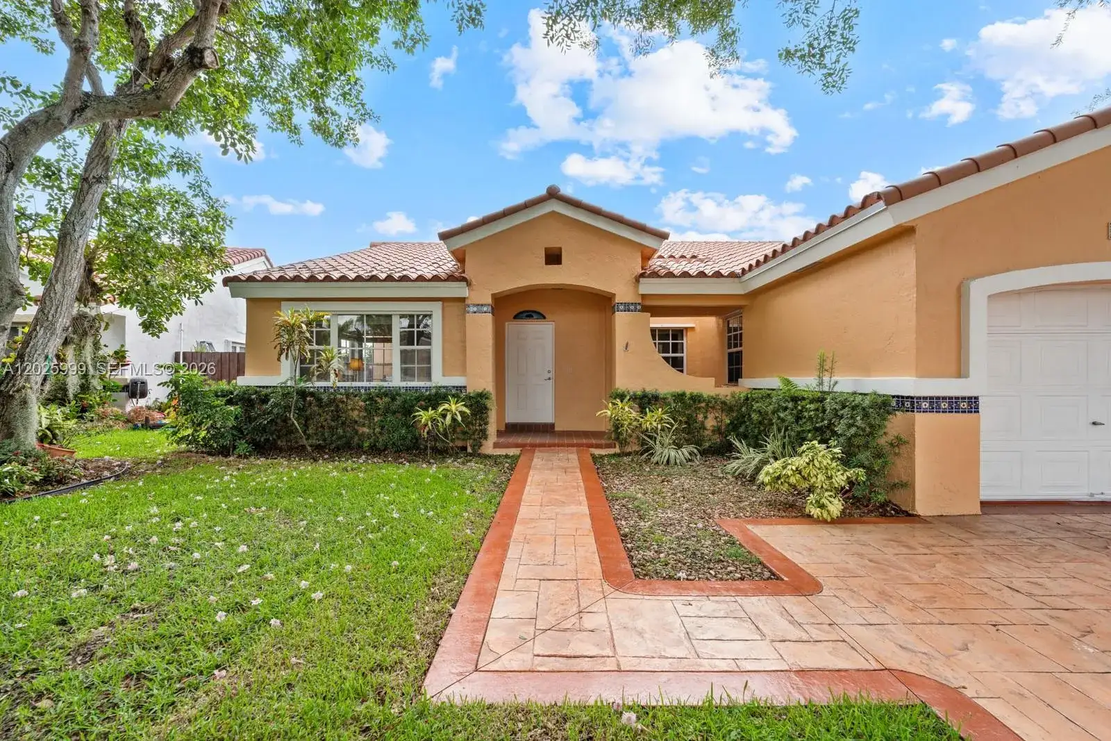 3 bedroom 2 bath Residential for sale at 4260 SW 150th Ave, Miami FL 33185