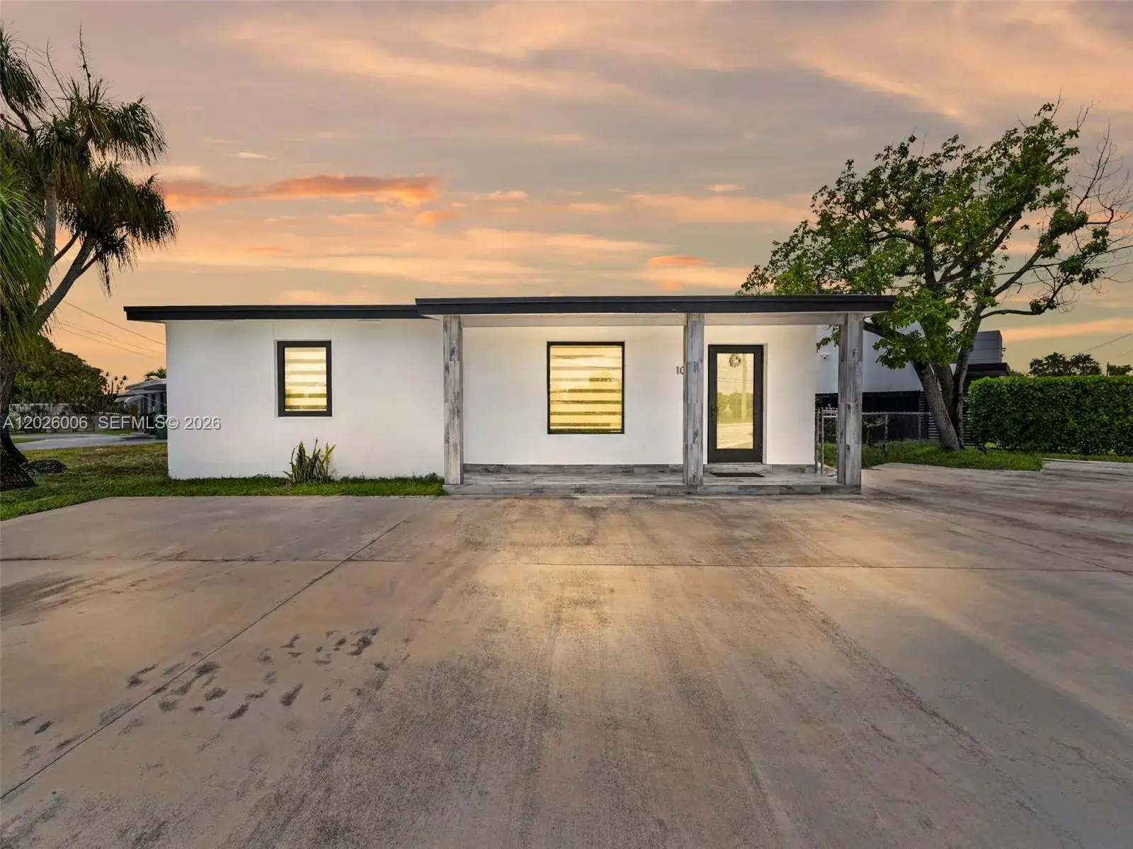 2 bedroom 1 bath Residential for sale at 10700 SW 46th St, Miami FL 33165