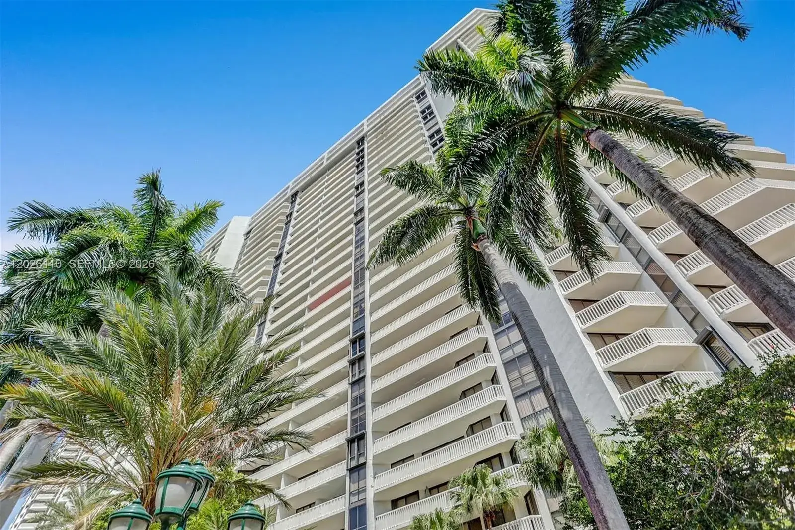 2 bedroom 2 bath Residential Lease for rent at 2000 Island Blvd # 1108, Aventura FL 33160
