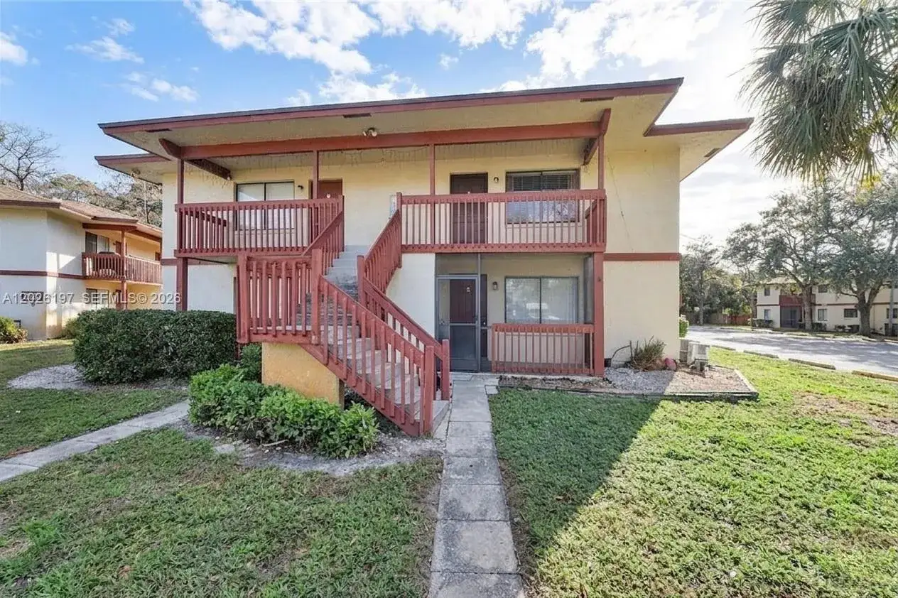 1 bedroom 1 bath Residential Lease for rent at 2070 NW 43rd Ter # 6, Lauderhill FL 33313