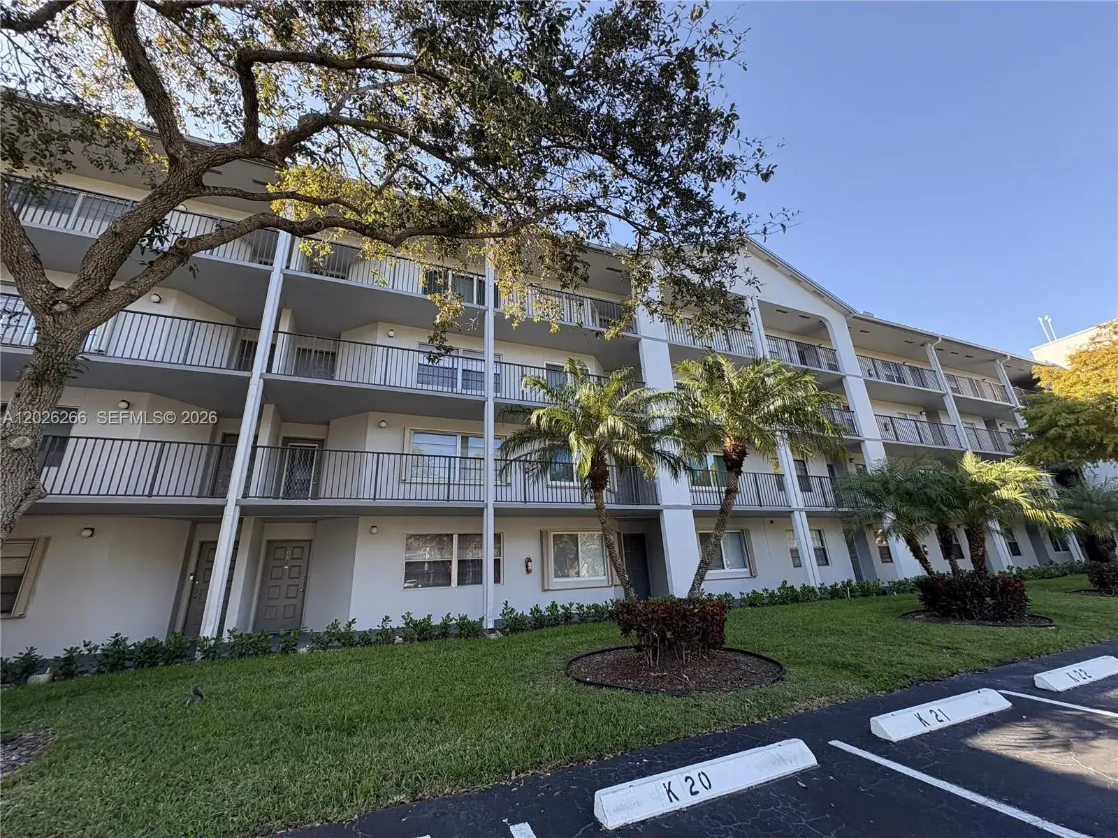 1 bedroom 1 bath Residential for sale at 1300 SW 125th Ave # 204, Pembroke Pines FL 33027