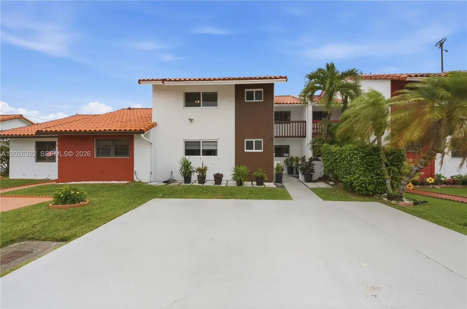 3 bedroom 3 bath Residential for sale at 13523 SW 59th Ter, Miami FL 33183