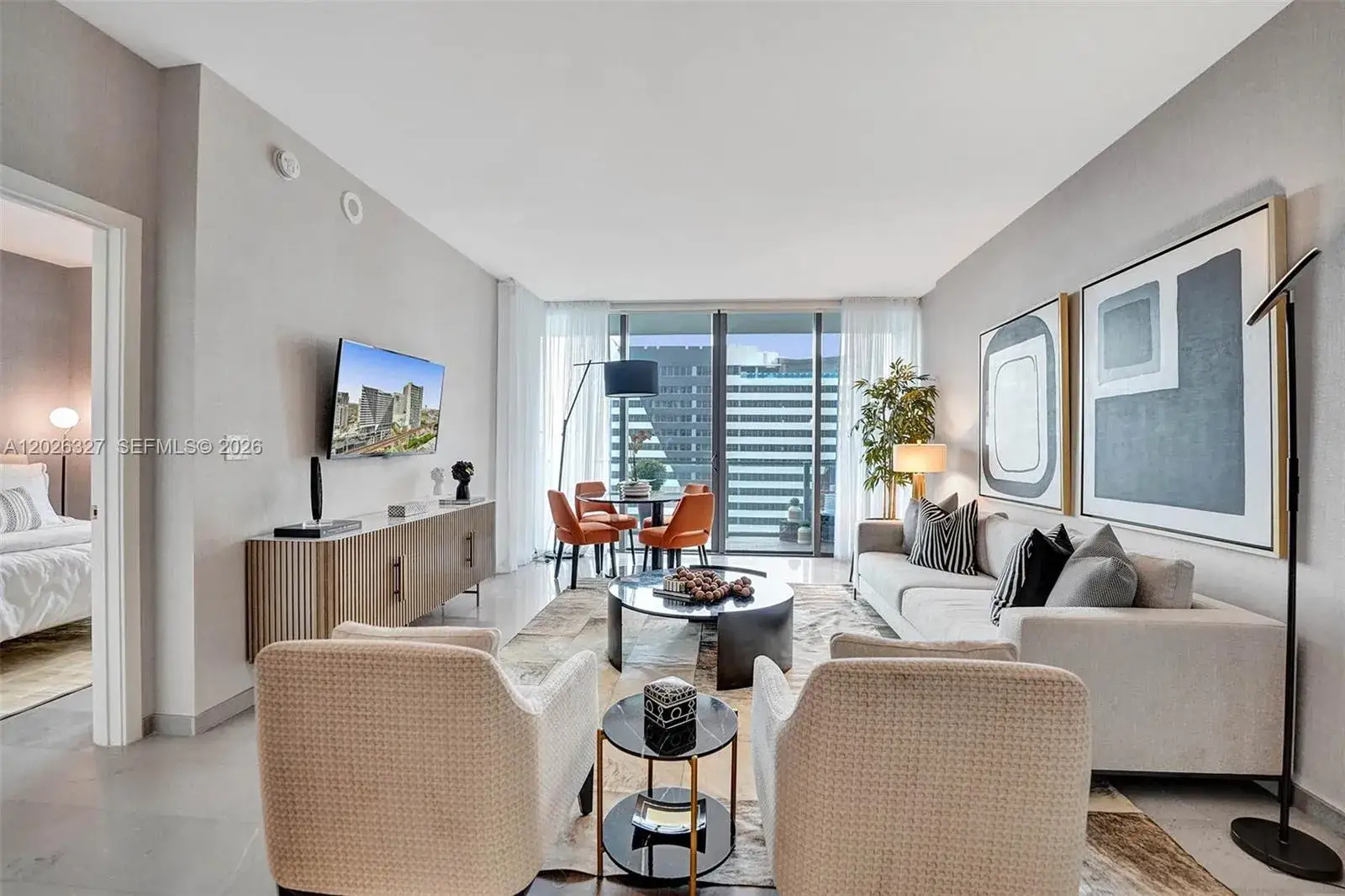 1 bedroom 1 bath Residential Lease for rent at 88 SW 7th St # 1408, Miami FL 33130