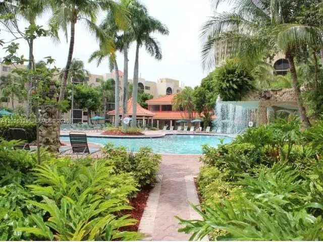 3 bedroom 2 bath Residential Lease for rent at 9621 Fontainebleau Blvd # 304, Miami FL 33172