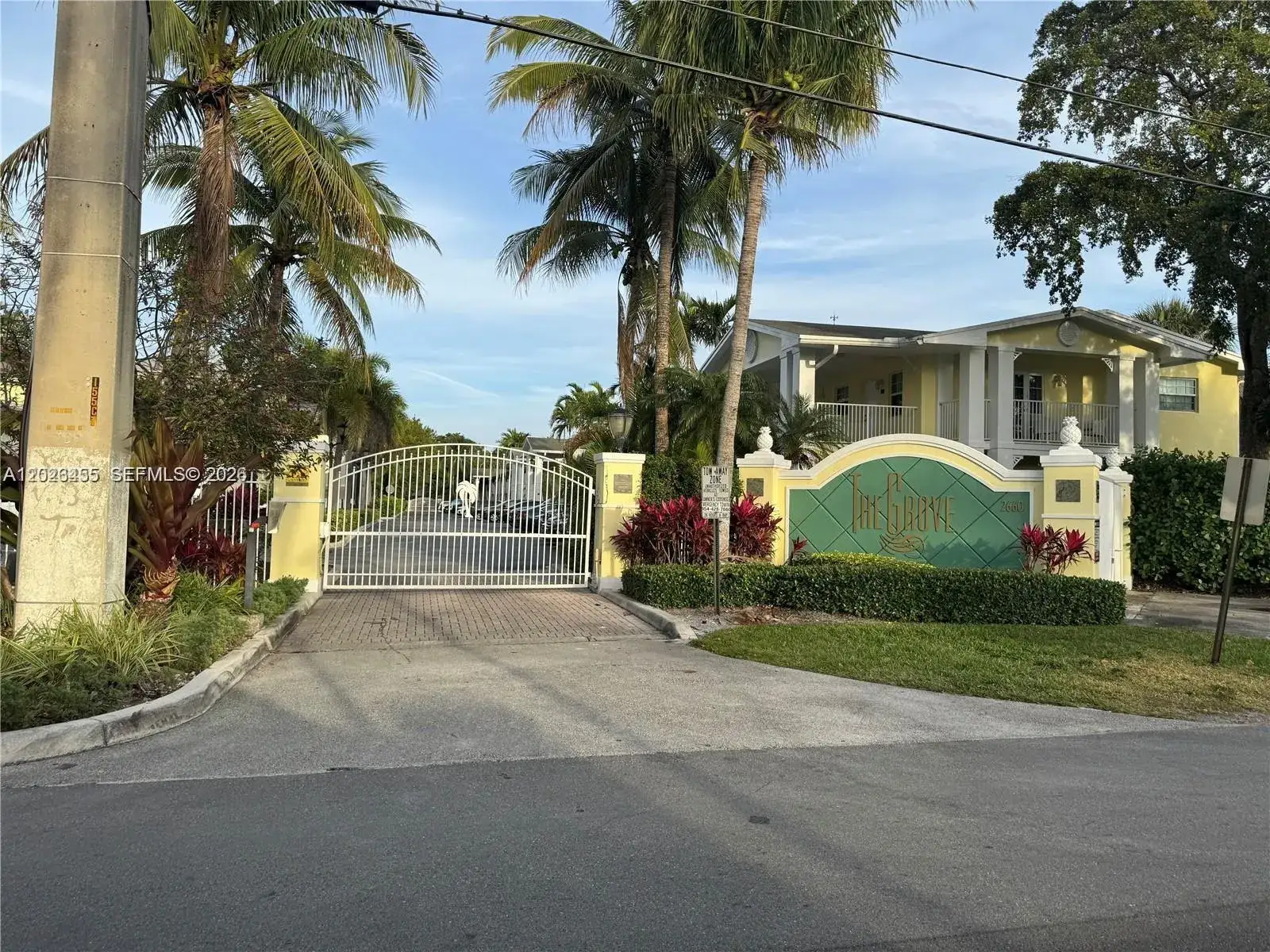 2 bedroom 1 bath Residential Lease for rent at 2660 NE 8th Ave # 107, Wilton Manors FL 33334