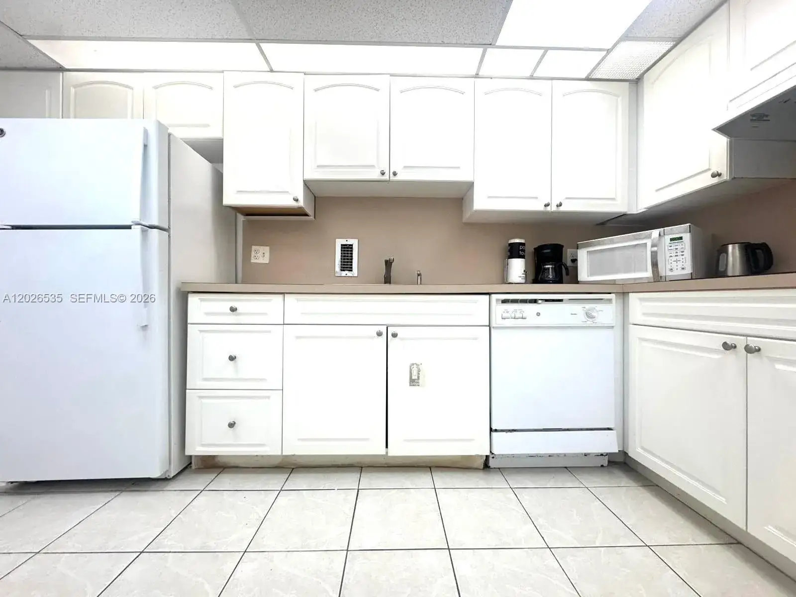 1 bedroom 1 bath Residential for sale at 4001 S Ocean Dr # 15L, Hollywood FL 33019
