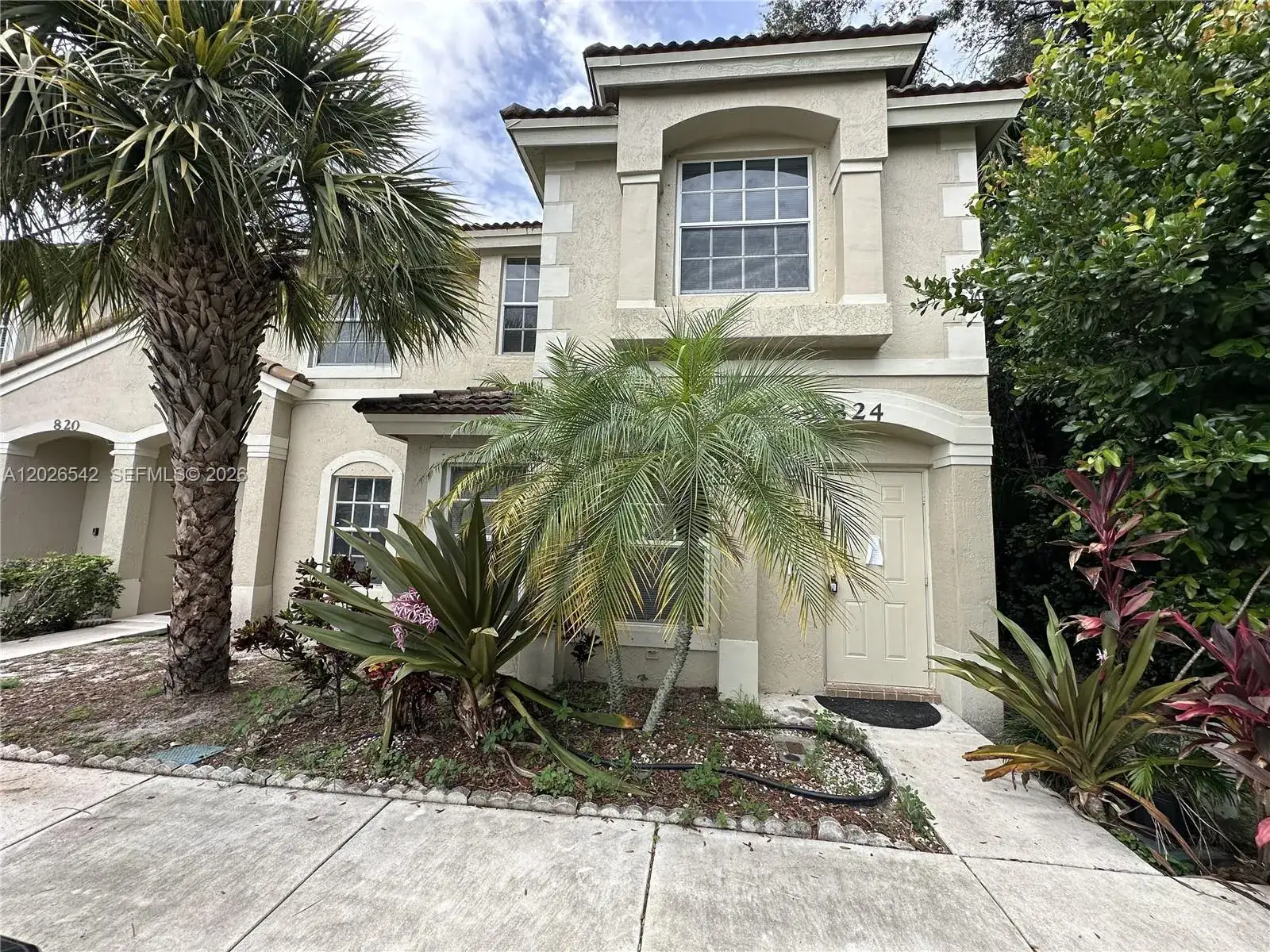 3 bedroom 2 bath Residential Lease for rent at 824 Summit Lake, West Palm Beach FL 33406