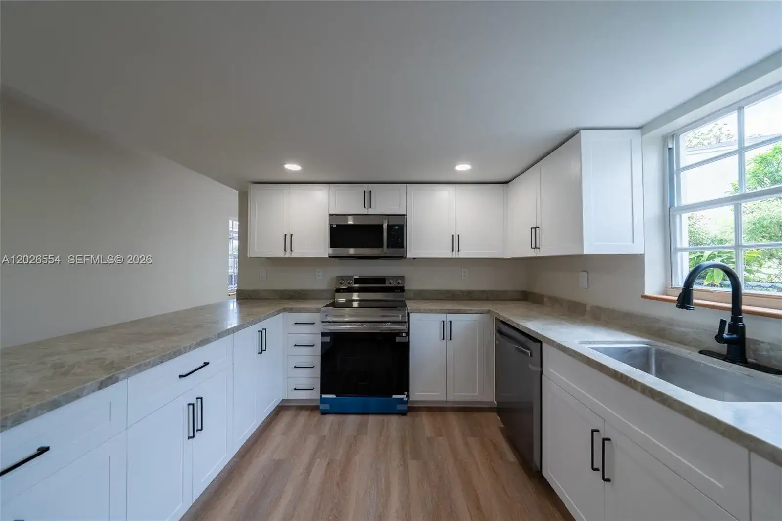 3 bedroom 2 bath Residential Lease for rent at 370 Flagami Blvd # 370, Miami FL 33144