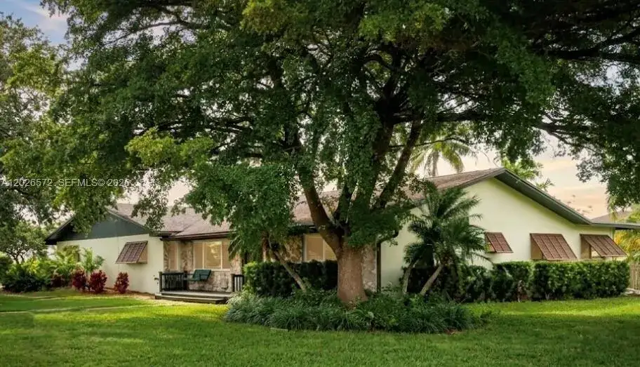 3 bedroom 2 bath Residential for sale at 19505 SW 272nd St, Homestead FL 33031