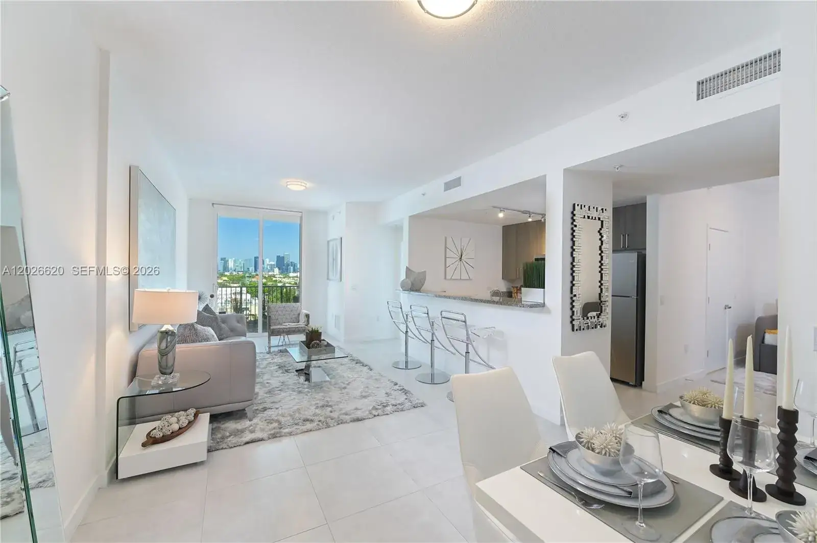 1 bedroom 2 bath Residential Lease for rent at 514 SW 22nd Ave # 405, Miami FL 33135