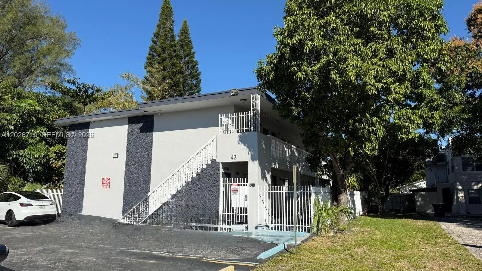 1 bedroom 1 bath Residential Lease for rent at 42 SW 14th St # 103, Dania Beach FL 33004