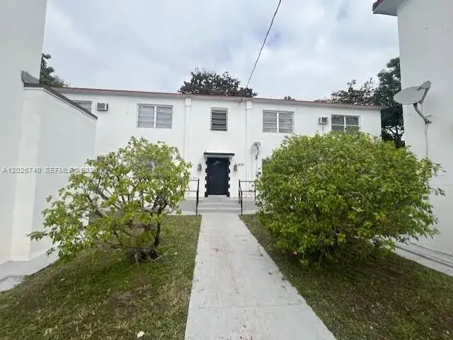 2 bedroom 1 bath Residential Lease for rent at 535 SW 7th St # 4, Miami FL 33130
