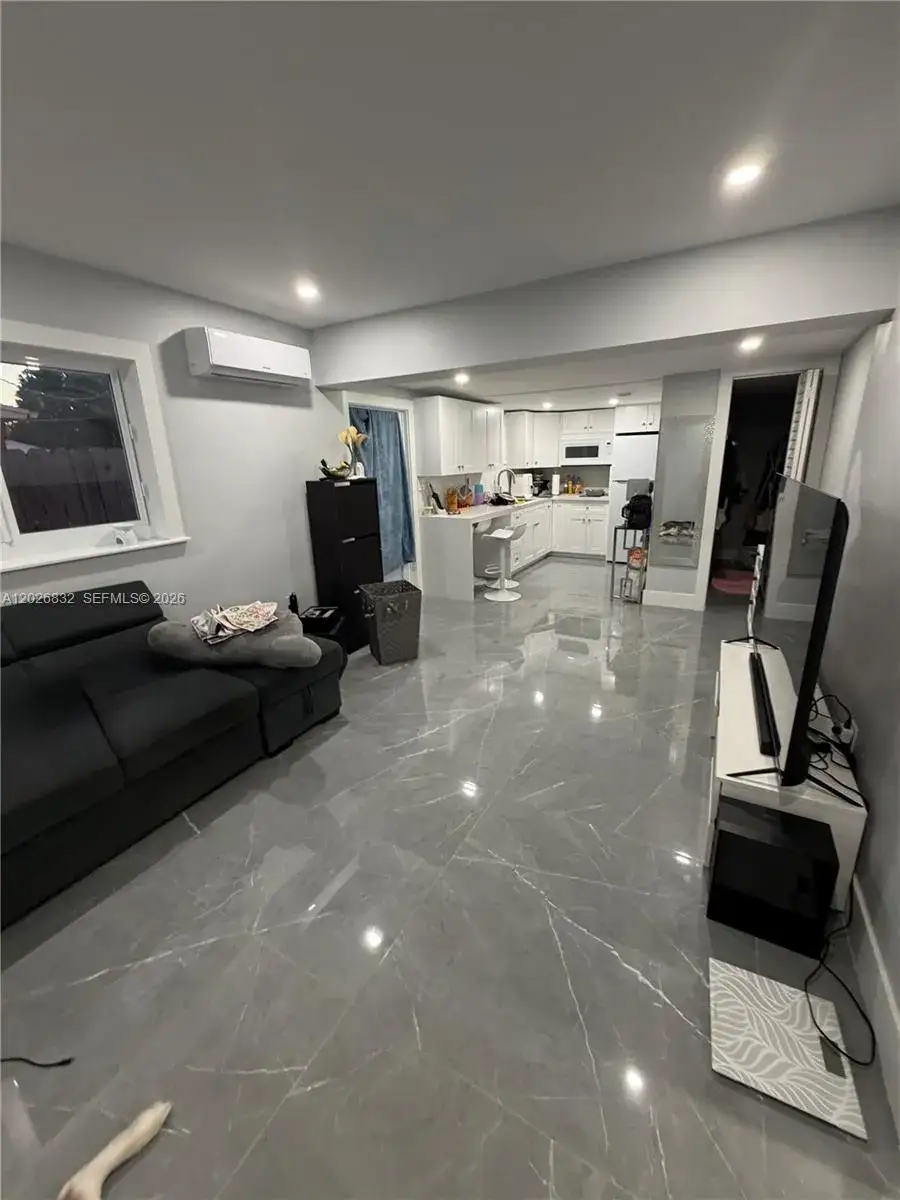 1 bath Residential Lease for rent at 1210 SW 91st Ave # 1210, Miami FL 33174