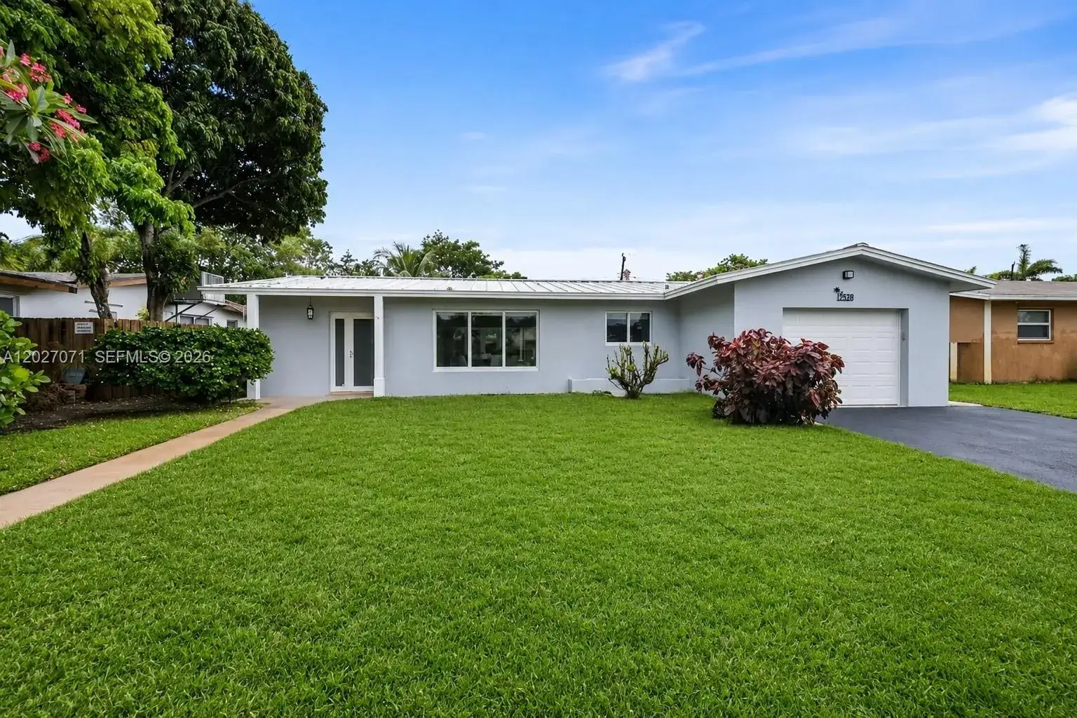 3 bedroom 3 bath Residential for sale at 4024 Monroe St, Hollywood FL 33021