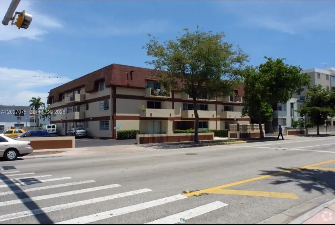 1 bedroom 1 bath Residential Lease for rent at 1175 Normandy Dr # 3B, Miami Beach FL 33141