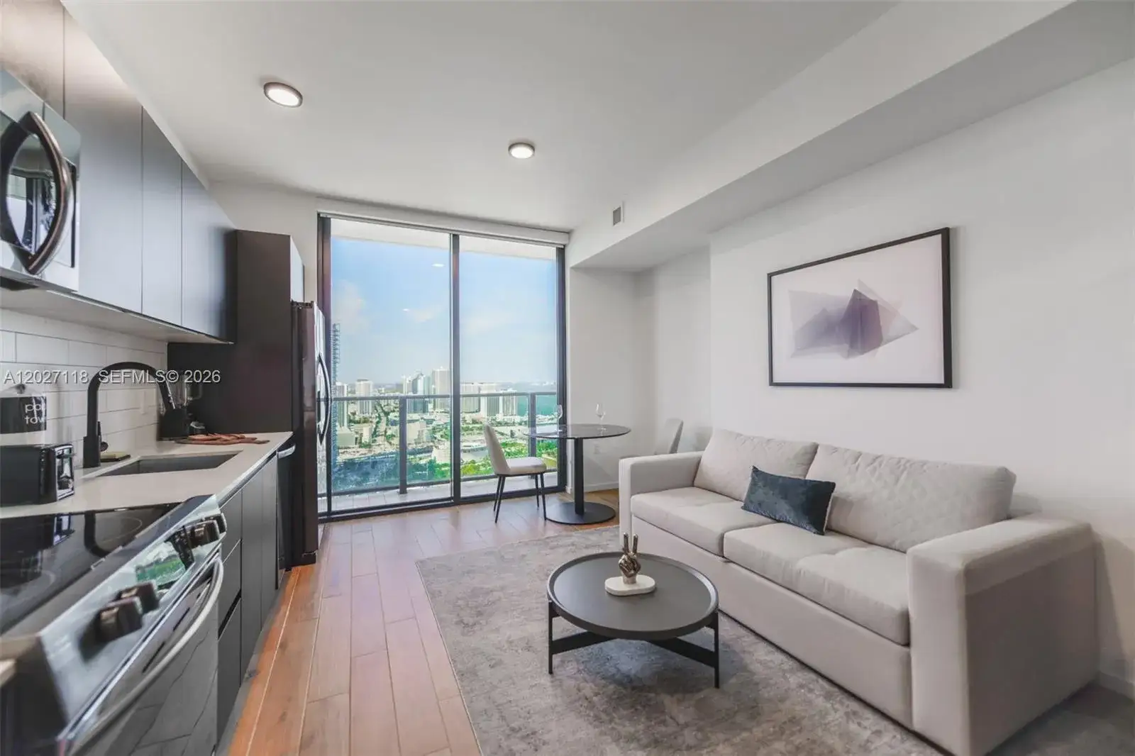 1 bedroom 1 bath Residential Lease for rent at 398 NE 5th St # 3505, Miami FL 33132
