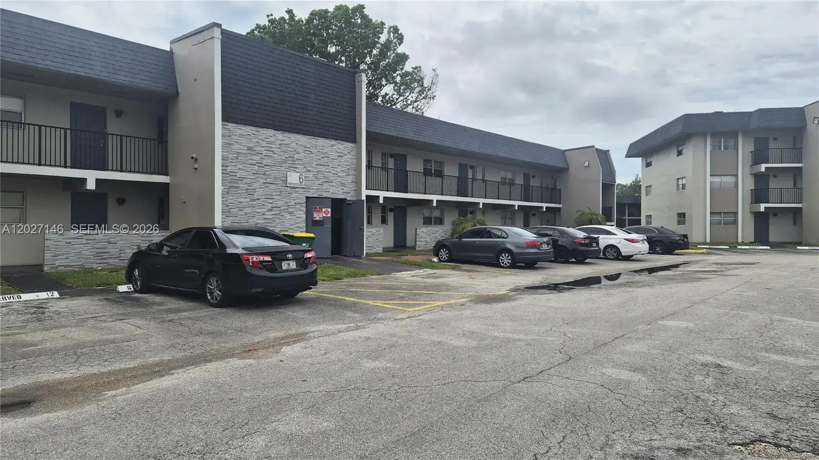1 bedroom 1 bath Residential for sale at 7920 N Colony Cir N # 103, Tamarac FL 33321