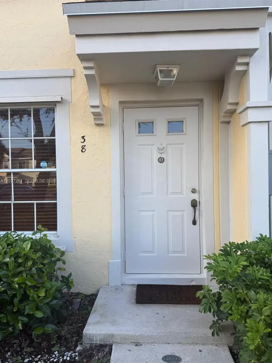 2 bedroom 1 bath Residential for sale at 38 Key West Ct, Weston FL 33326