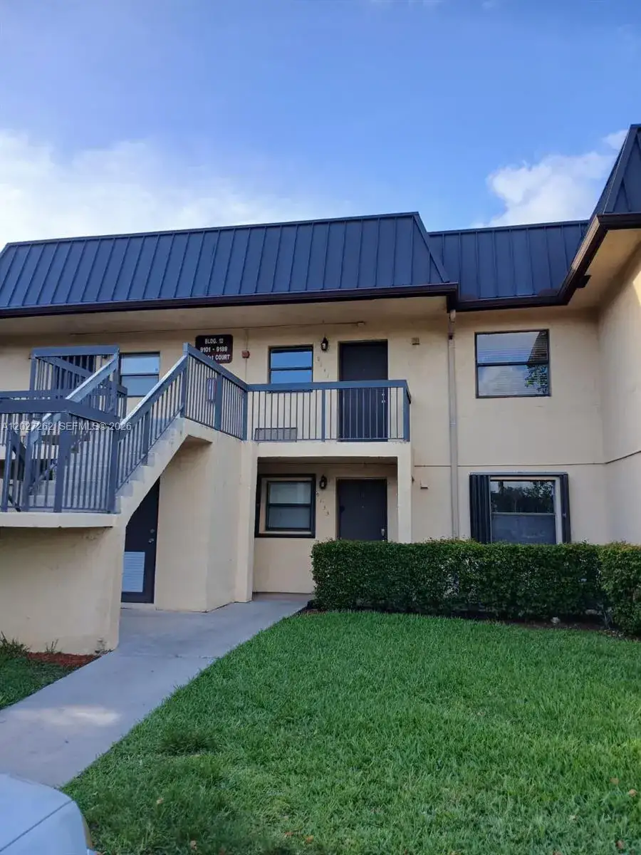 2 bedroom 2 bath Residential for sale at 9141 NW 1st Ct # 204, Pembroke Pines FL 33024