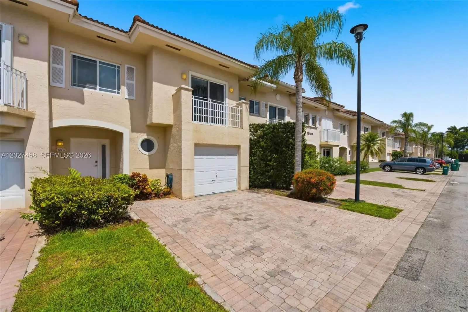 3 bedroom 3 bath Residential for sale at 10180 SW 88th St # 403, Miami FL 33176