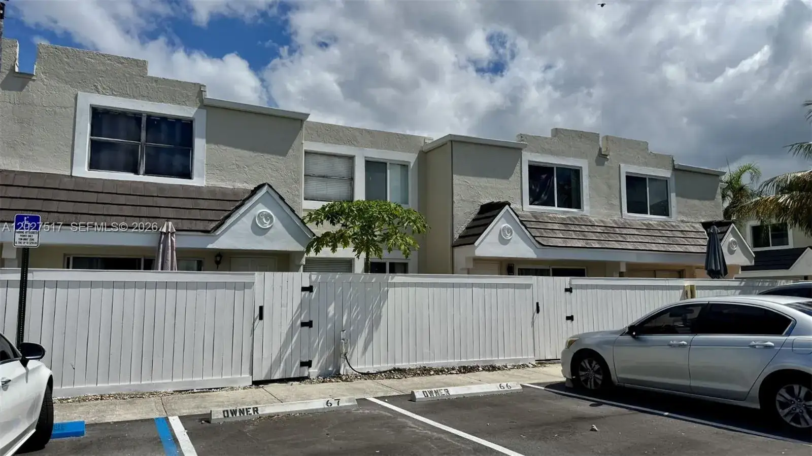 1 bedroom 1 bath Residential for sale at 4540 SW 68th Ct Cir # 7, Miami FL 33155