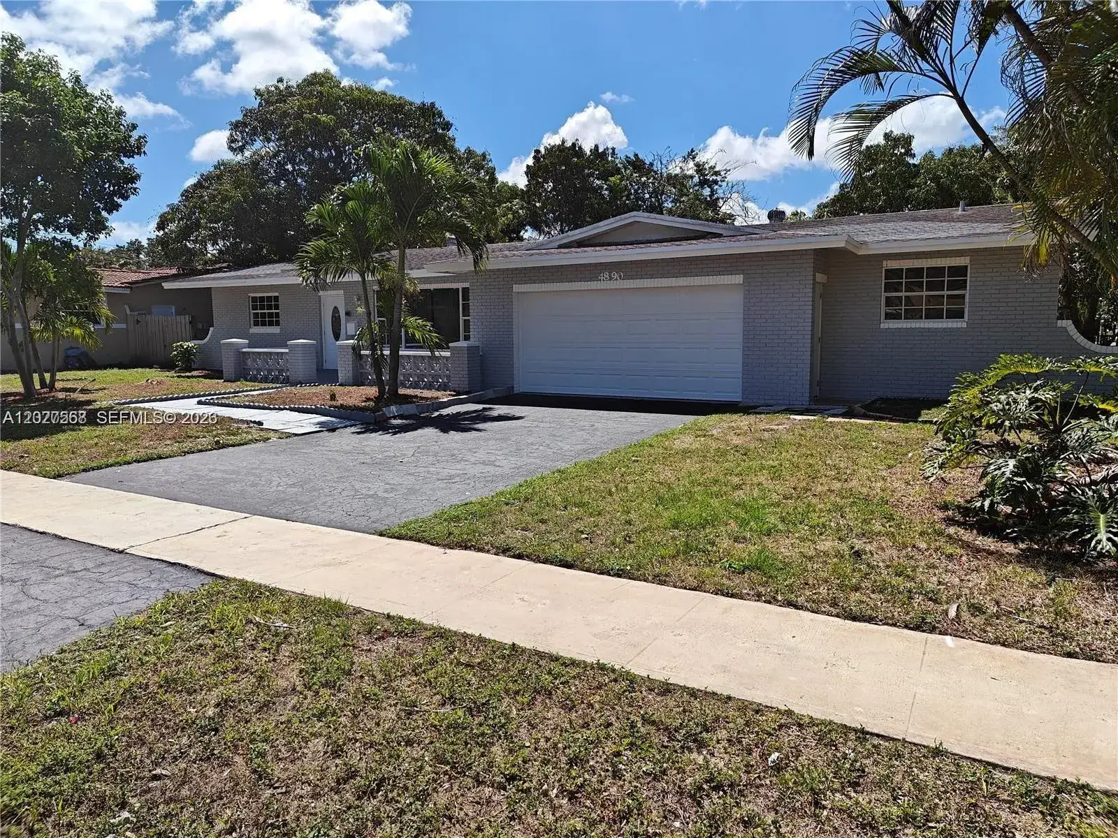 2 bedroom 1 bath Residential Lease for rent at 4890 NW 7th St # 2, Plantation FL 33317